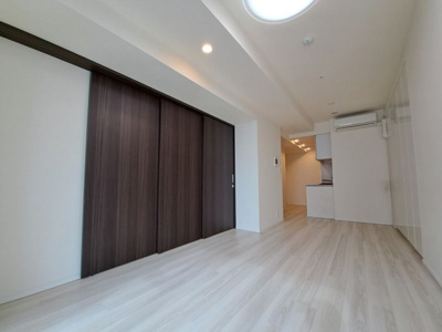 【居間・リビング】 | DEUX TOURS CANAL&SPA WEST