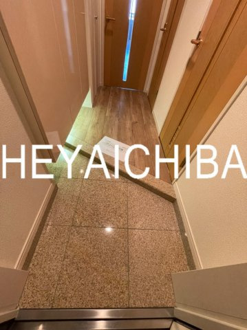 コアマンション御徒町フリージオの玄関