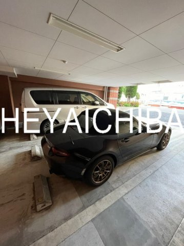 コアマンション御徒町フリージオの駐車場