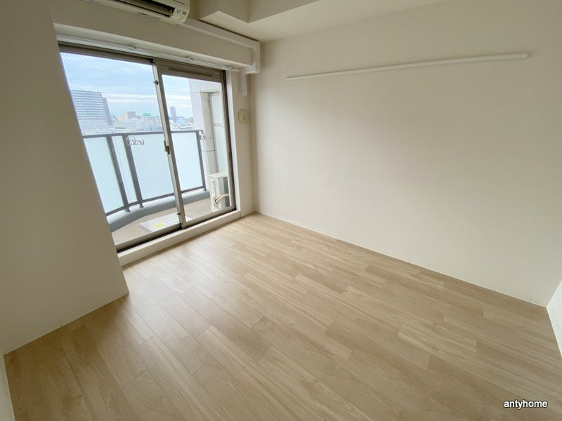 プレサンス大阪ゲートシティ 仲介手数料無料の居間・リビング