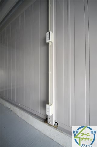 アースガレージ大久保町の内装