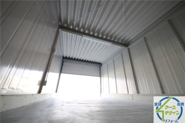 アースガレージ大久保町