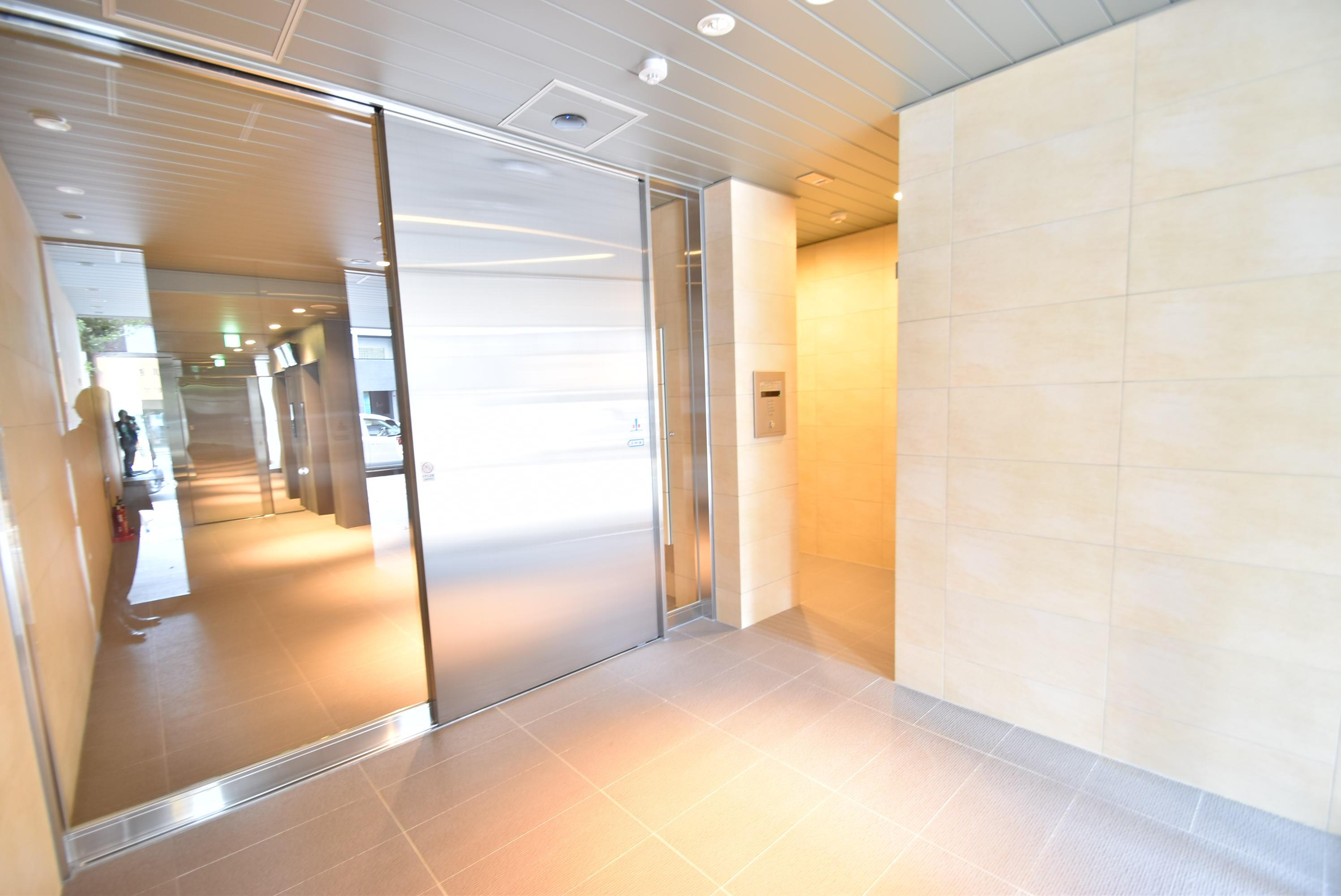 大阪市都島区片町１丁目の賃貸マンションのエントランス