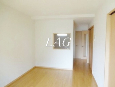 【居間・リビング】 | ブリーズ東海神Ａ | 室内です。