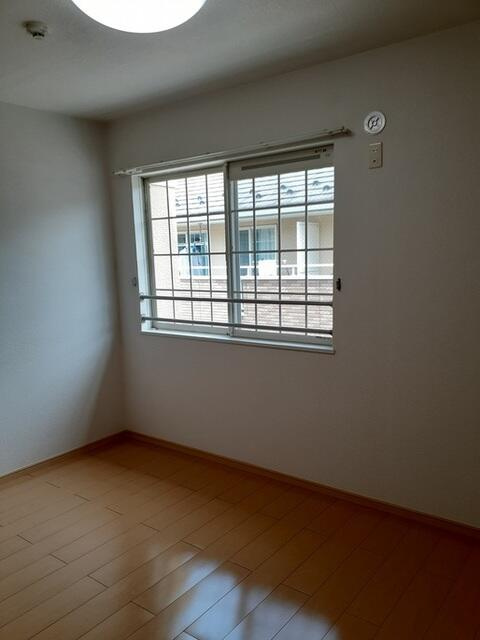 多摩市豊ヶ丘２丁目のアパートの寝室