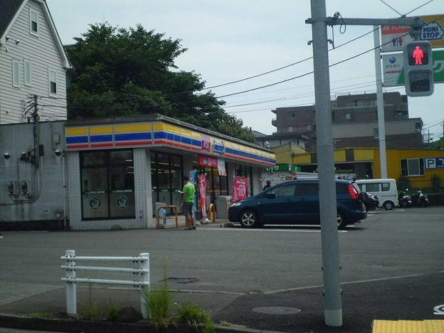 多摩市豊ヶ丘２丁目のアパートの周辺