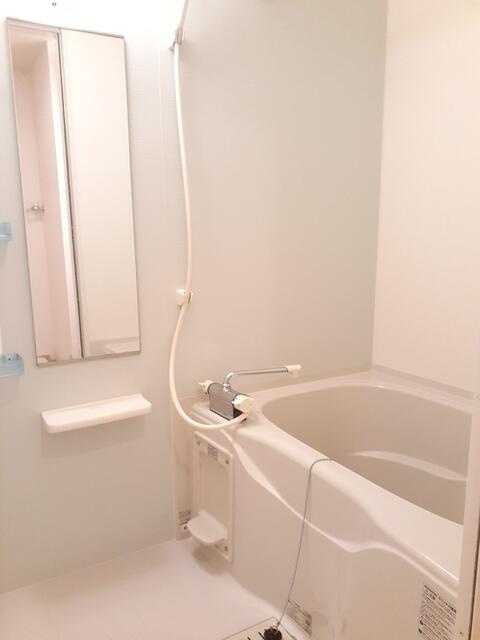 多摩市豊ヶ丘２丁目のアパートの浴室