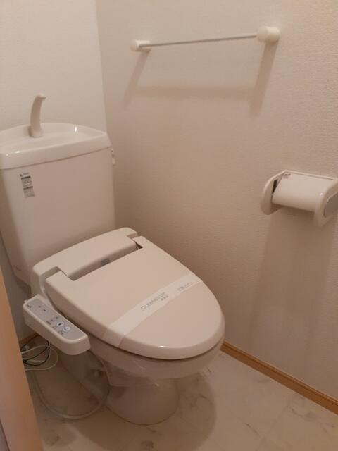 多摩市豊ヶ丘２丁目のアパートのトイレ