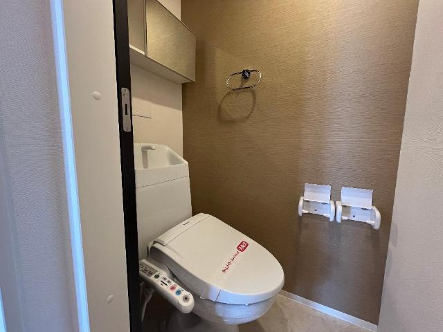 西宮市山口町下山口　アパート新築工事のトイレ|シャワー付トイレ（イメージ）