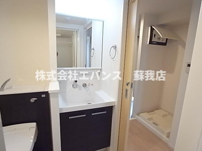 【独立洗面台】 | ヴィレッジゲート神明 | 独立洗面台で身支度をすべて済ませてしまいましょう