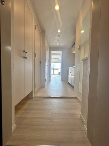 スプランディッド上本町WESTの玄関