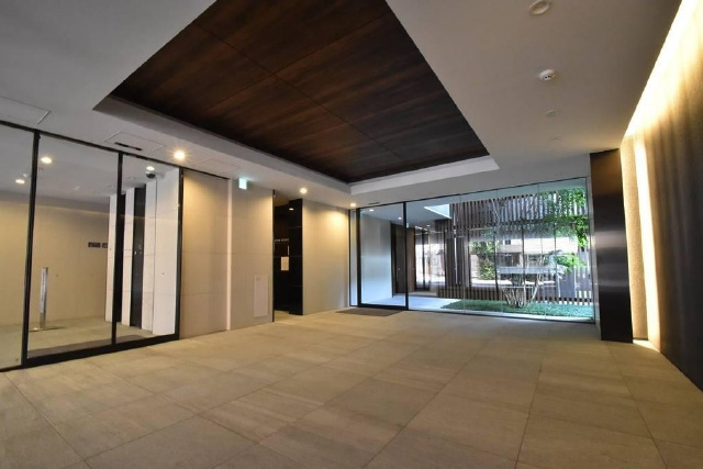 オープンレジデンシア両国森下のロビー