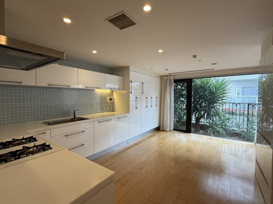 クリスティホームズ三田のロビー