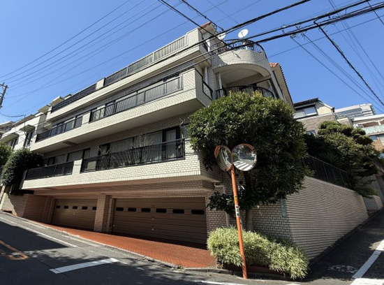 クリスティホームズ三田の外観