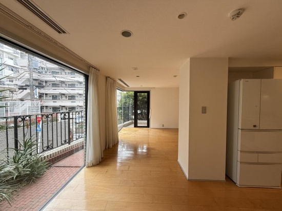 クリスティホームズ三田のロビー