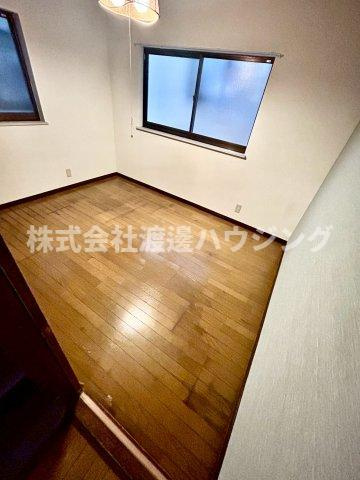 寝屋川市錦町テラスハウスの洋室