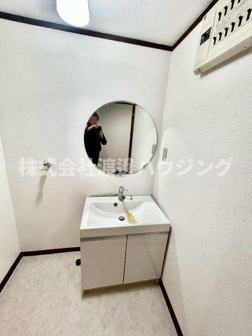 寝屋川市錦町テラスハウスの洗面所