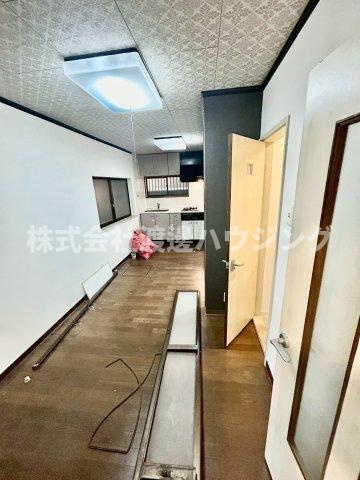 寝屋川市錦町テラスハウスの居間・リビング