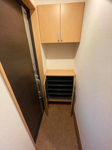 川崎市多摩区中野島１丁目のアパートの玄関