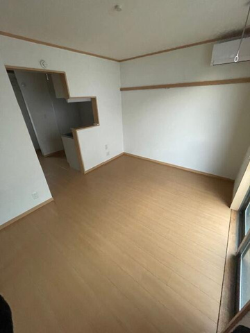 川崎市多摩区中野島１丁目のアパートの居間・リビング