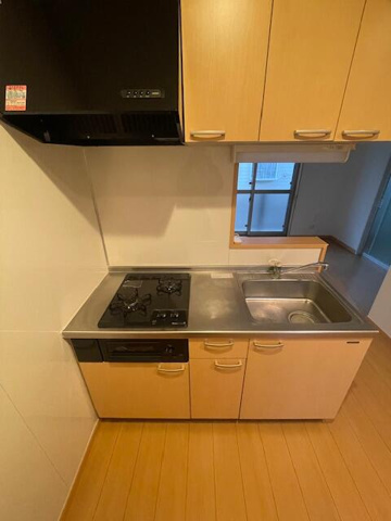 川崎市多摩区中野島１丁目のアパートのキッチン