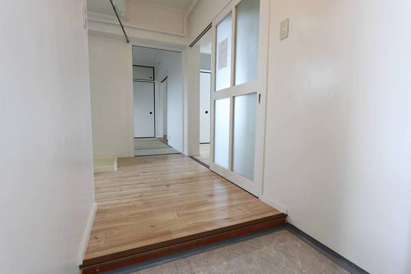 ビレッジハウス水巻2号棟の玄関|ビレッジハウスの同一物件・同一タイプの間取りの写真です