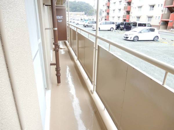 ビレッジハウス水巻2号棟のバルコニー|ビレッジハウスの同一物件・同一タイプの間取りの写真です