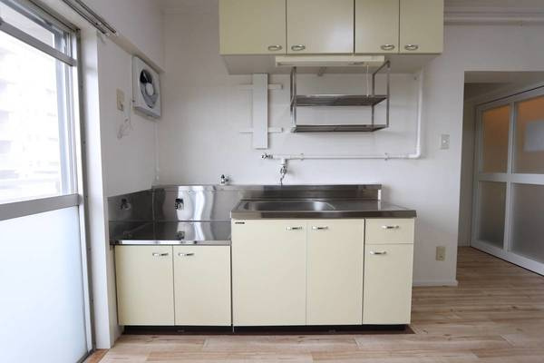 ビレッジハウス水巻2号棟のキッチン|ビレッジハウスの同一物件・同一タイプの間取りの写真です