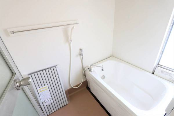 ビレッジハウス水巻2号棟の浴室|ビレッジハウスの同一物件・同一タイプの間取りの写真です