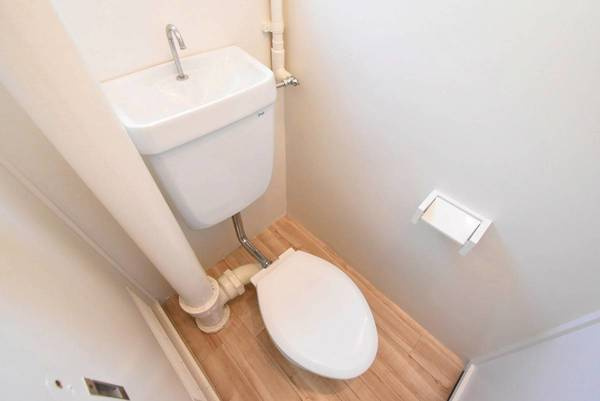 ビレッジハウス水巻2号棟のトイレ|ビレッジハウスの同一物件・同一タイプの間取りの写真です