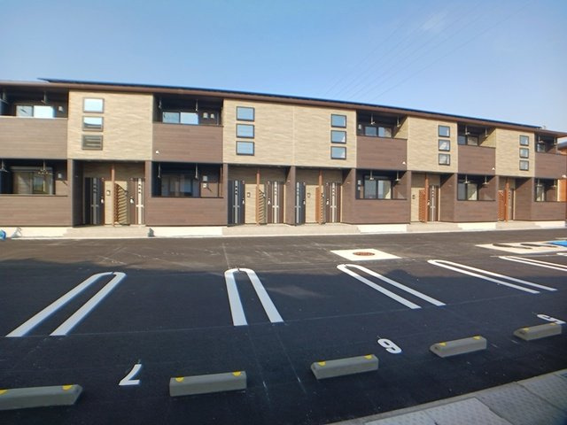 ブライトガーデンＡの駐車場
