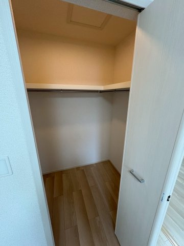 パルファン南落合02の収納|便利な収納スペースです