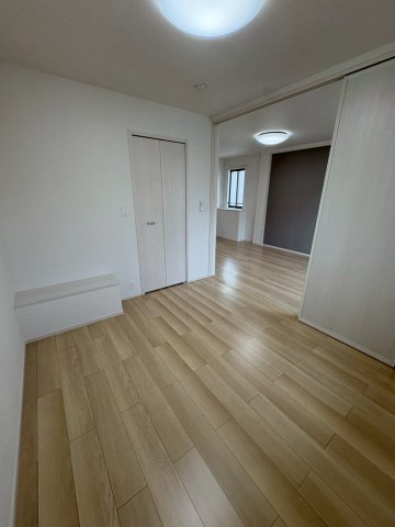 パルファン南落合02の寝室|落ち着いて過ごせるお部屋なので、寝室にいかがでしょうか