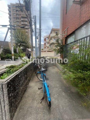 シャインスリーのその他共用部分|駐車場です