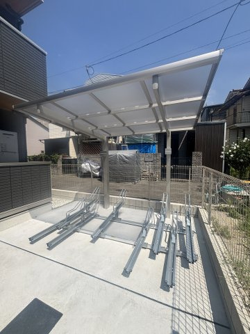 バレンティアの駐車場