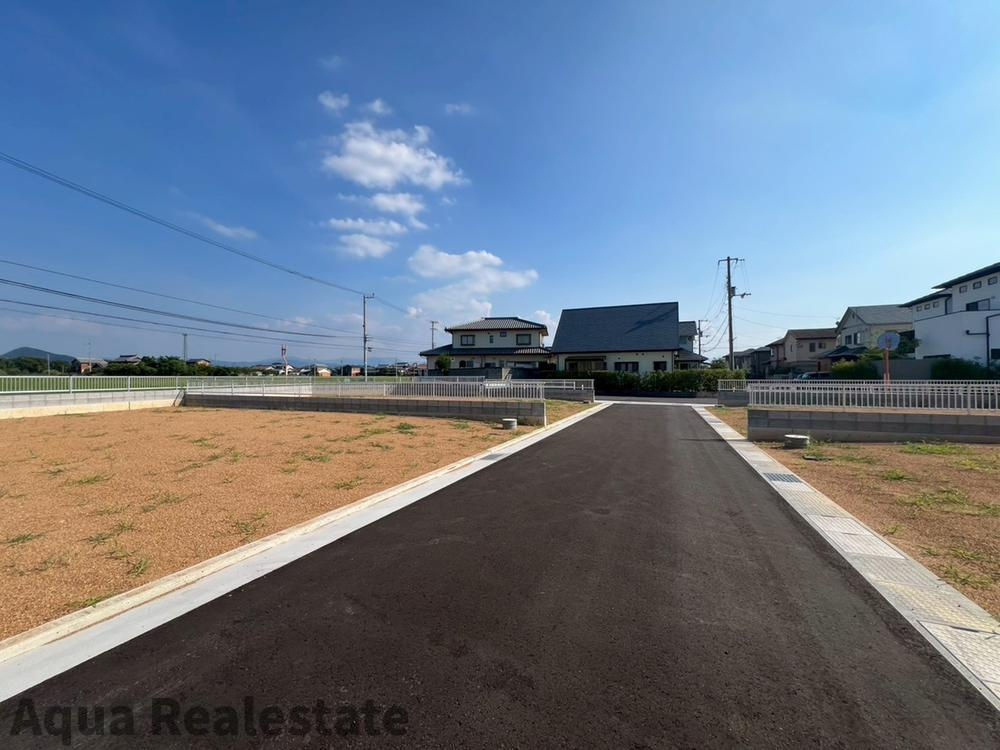 高松市円座町の新築一戸建の駐車場