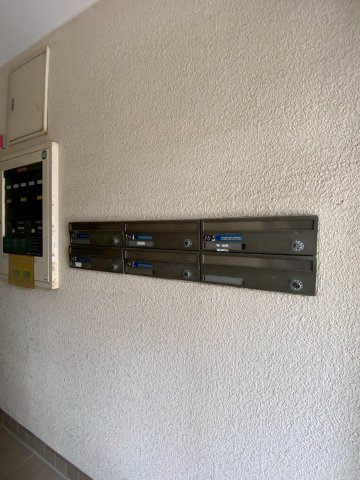 シャトラン久保のエントランス