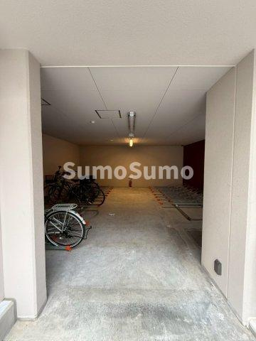 シャテーニュ上本町の駐車場