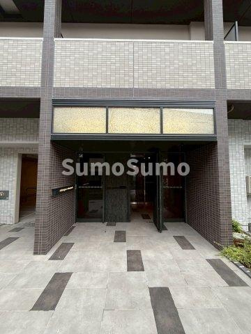 シャテーニュ上本町のエントランス