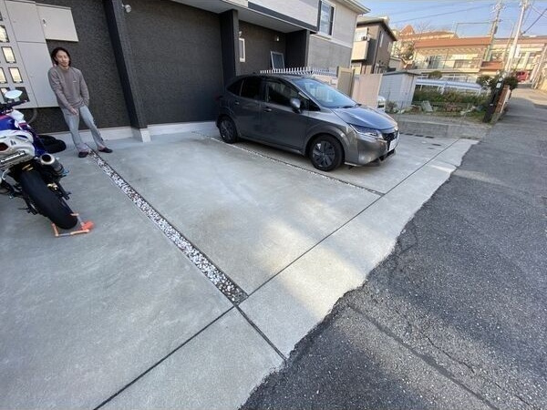 パルフラッツ王居殿の駐車場