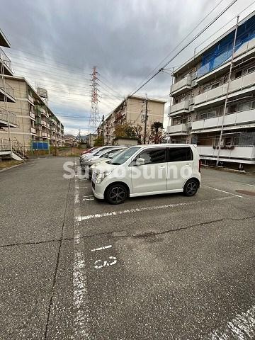 ビレッジハウス常吉2号棟の駐車場