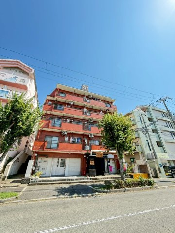 バンドーム大津和の外観