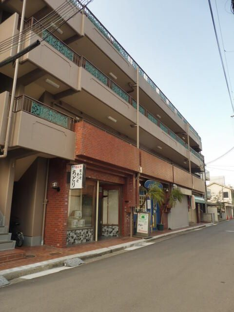 シャトー明石の外観