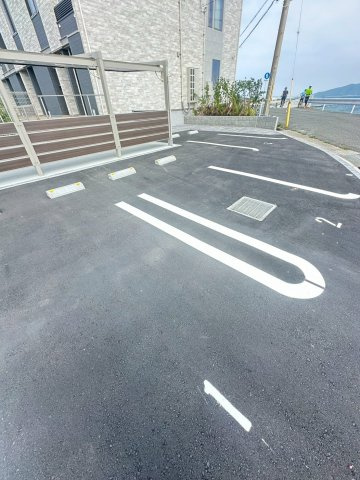 シーパレス弐番館の駐車場