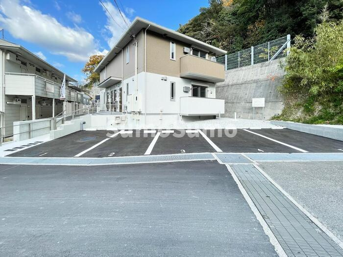 コリーナ　ヴィルトゥの駐車場|駐車場があるので、車を買う予定の方も安心です