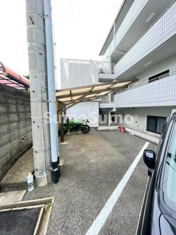 ビアンコ・ディ・モーラのその他共用部分|駐車場があります