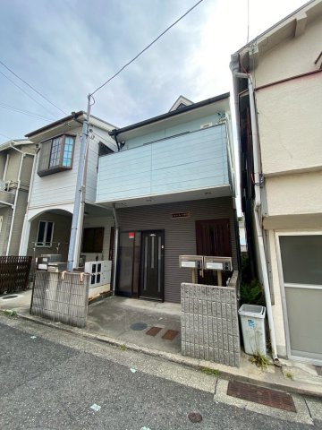 シャーレー中村の外観