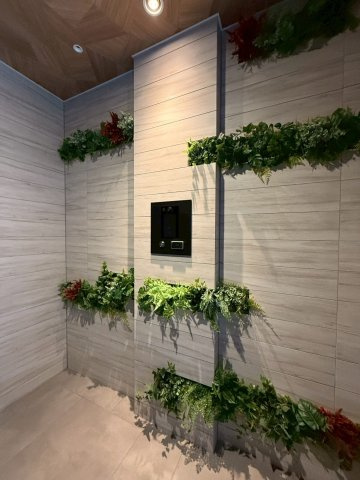 シャテーニュ上本町のエントランス