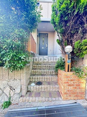 ピセッロ塩屋のエントランス|落ち着いたエントランスです
