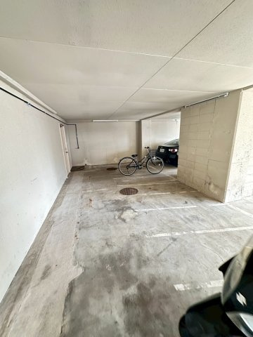 シャトレイユの駐車場